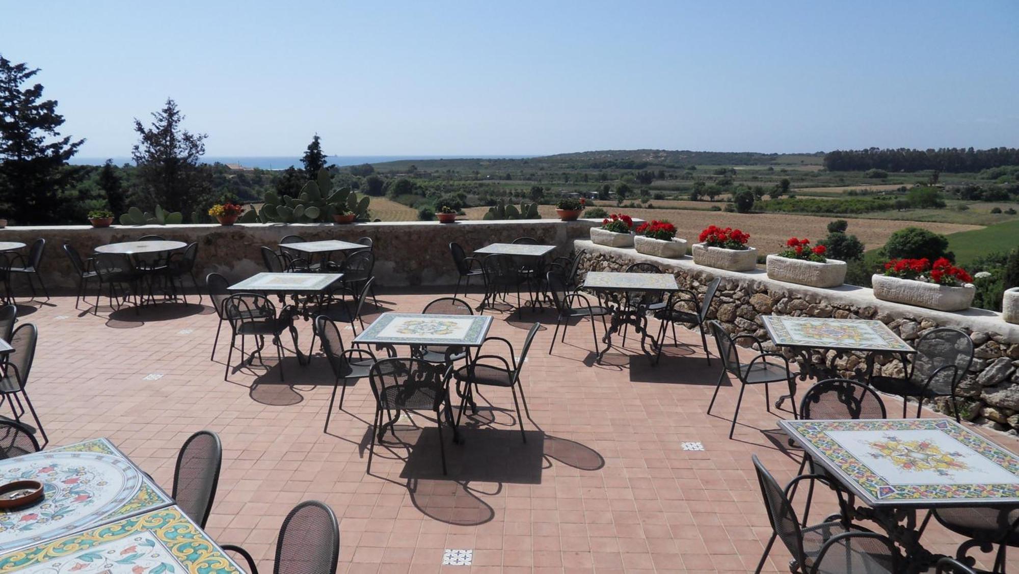 Hotel La Corte Del Sole Lido di Noto Exterior photo